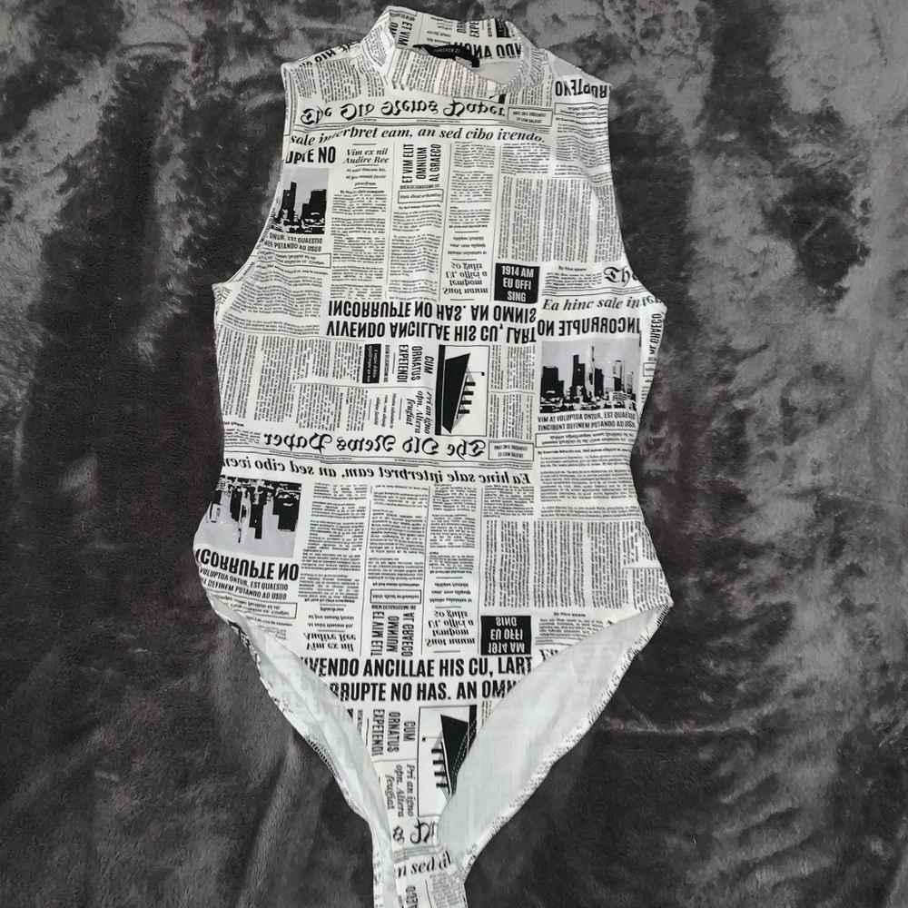 newspaper print mock neck sleeveless bodysuit ✨